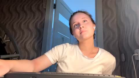Snapshot of marloginanni chatting on July 1, 2026, 12:07 pm Mia online show from July 1, 2026, 12:07 pm