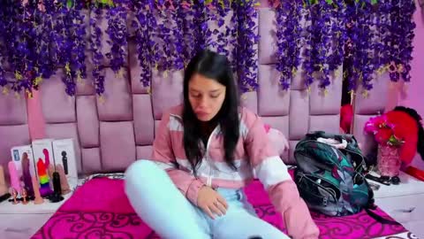 Marly Anal  online show from February 18, 2025, 1:33 pm