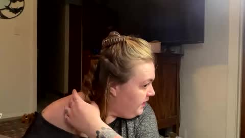 Snapshot of maroon_moon chatting on February 13, 2025, 1:59 pm maroon_moon online show from February 13, 2025, 1:59 pm