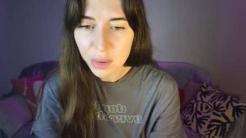 Snapshot of maroonaaa chatting on November 30, 2025, 8:18 am Mary online show from November 30, 2025, 8:18 am