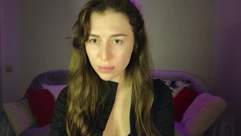 Snapshot of maroonaaa chatting on December 16, 2025, 2:22 pm Mary online show from December 16, 2025, 2:22 pm