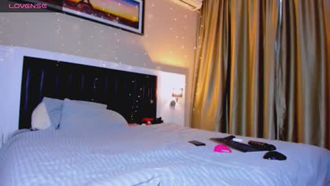 Mari online show from December 15, 2025, 6:06 am