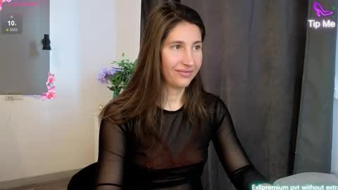 marrycolins online show from November 6, 2025, 4:02 am