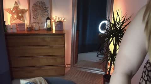 Snapshot of marrygrayes chatting on January 10, 2025, 9:42 pm Maria online broadcast from Tuesday to Suturday from 6 pm to 12 pm Germany time Sunday-Monday offline online show from January 10, 2025, 9:42 pm