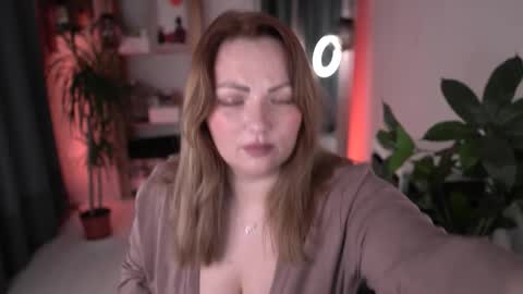 Snapshot of marrygrayes chatting on December 14, 2025, 7:40 pm Maria online broadcast from Tuesday to Suturday from 6 pm to 12 pm Germany time Sunday-Monday offline online show from December 14, 2025, 7:40 pm