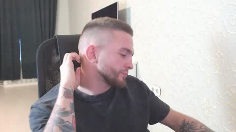 Snapshot of marselle_looker chatting on January 10, 2025, 8:29 am Marselle online show from January 10, 2025, 8:29 am