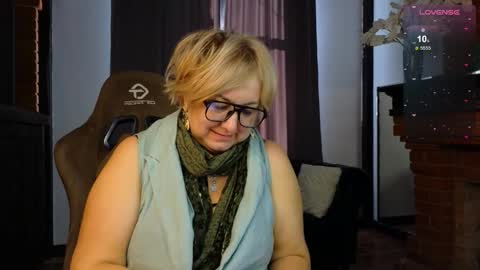 marta_wils online show from October 25, 2025, 5:26 am