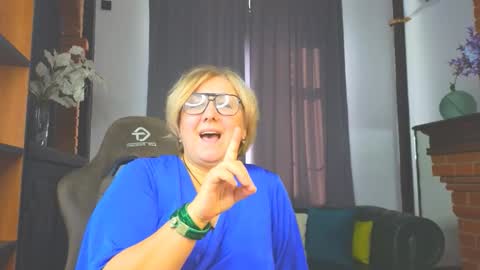 marta_wils online show from October 31, 2025, 6:58 am