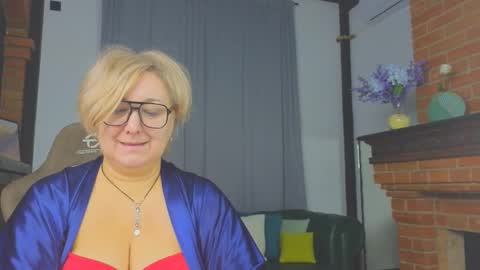 marta_wils online show from November 10, 2025, 3:27 am