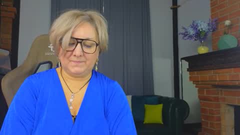 marta_wils online show from November 13, 2025, 3:27 am