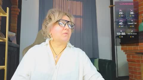 marta_wils online show from November 17, 2025, 3:23 am