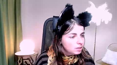 martaedams online show from November 19, 2025, 6:35 am