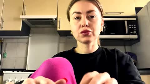 Snapshot of martaluna_ chatting on March 3, 2026, 10:32 am Marta online show from March 3, 2026, 10:32 am