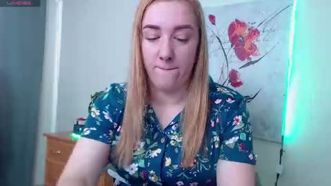 Snapshot of marthasimons chatting on June 21, 2026, 4:04 am Martha online show from June 21, 2026, 4:04 am