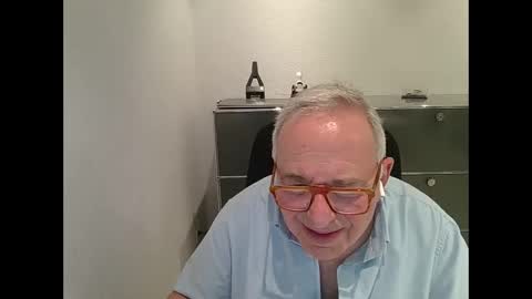 martin_1947 online show from October 5, 2025, 6:50 pm