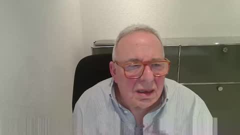 martin_1947 online show from November 30, 2025, 7:51 pm