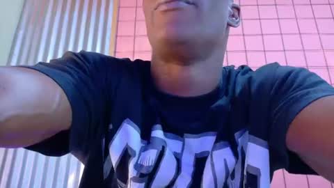 Snapshot of martin_killer chatting on June 20, 2026, 7:27 pm Martin online show from June 20, 2026, 7:27 pm