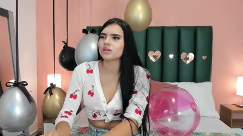 Martina Divine online show from November 17, 2025, 11:27 am