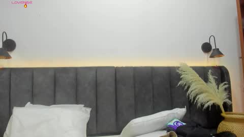 Laura online show from October 12, 2025, 7:57 pm