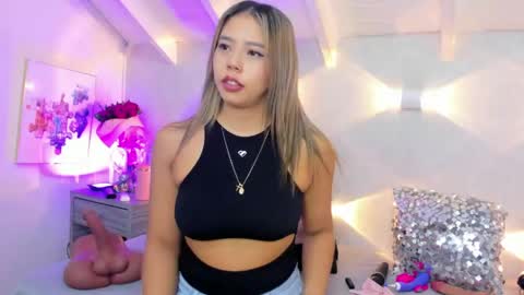Snapshot of martina_miiller chatting on April 17, 2026, 12:08 pm martina mIIler online show from April 17, 2026, 12:08 pm
