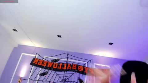 Martina  online show from October 31, 2025, 8:43 pm