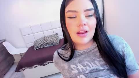 Martina  online show from November 26, 2025, 1:56 pm