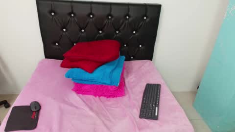 Martina online show from January 8, 2025, 6:52 am