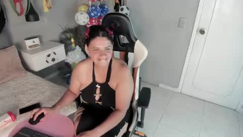 Snapshot of martinamilff chatting on July 10, 2026, 9:39 pm Martina online show from July 10, 2026, 9:39 pm