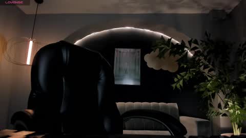 Martinna Bonnet online show from February 9, 2025, 10:20 am