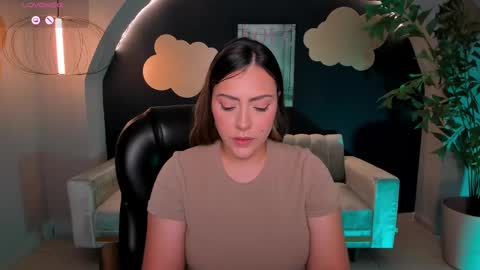 Martinna Bonnet online show from March 10, 2025, 4:57 pm