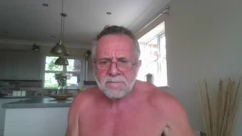 martinrgbxxxx online show from July 25, 2026, 9:40 am