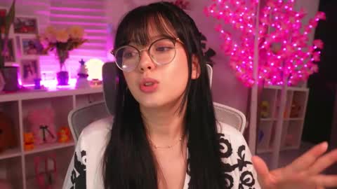 Snapshot of maru_chan_ chatting on November 26, 2025, 2:12 am INSTAGRAM Maruchan 02 online show from November 26, 2025, 2:12 am