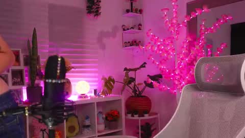 Snapshot of maru_chan_ chatting on December 18, 2025, 2:17 am INSTAGRAM Maruchan 02 online show from December 18, 2025, 2:17 am