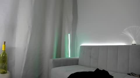 Julia online show from February 24, 2025, 6:16 am