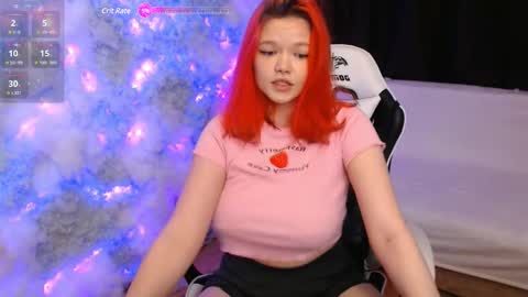 Snapshot of mary_lunar chatting on February 2, 2025, 2:27 am Mary online show from February 2, 2025, 2:27 am
