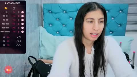  Mary Moon  online show from October 31, 2025, 10:27 am