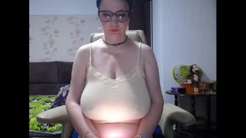 Snapshot of mary_x chatting on June 22, 2026, 3:25 am Mary online show from June 22, 2026, 3:25 am