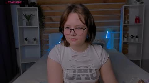 marybryantt online show from February 24, 2026, 1:47 am