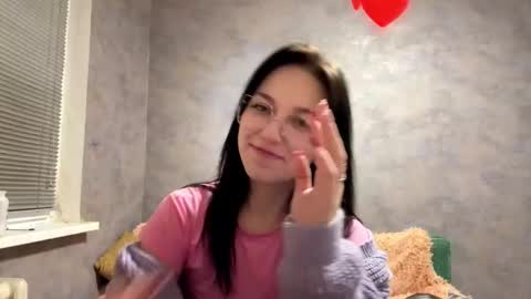 Stephie online show from December 13, 2025, 9:53 pm