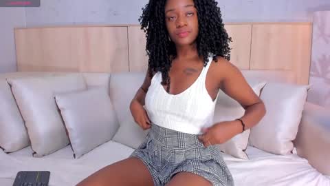 Snapshot of maryevans_ chatting on February 5, 2025, 1:00 pm online show from February 5, 2025, 1:00 pm