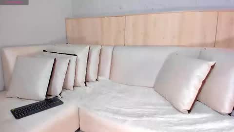 Snapshot of maryevans_ chatting on March 7, 2025, 12:01 pm online show from March 7, 2025, 12:01 pm