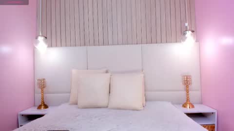 Snapshot of maryevans_ chatting on October 9, 2025, 12:03 pm online show from October 9, 2025, 12:03 pm