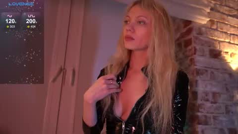 Snapshot of maryjane_bong chatting on November 27, 2025, 4:36 am My name is Jane and Im Bisexual online show from November 27, 2025, 4:36 am