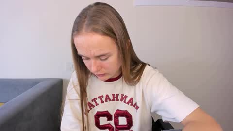 Mari online show from November 5, 2025, 9:20 am