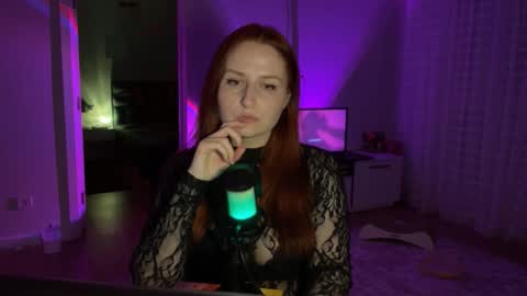 SirenVictoria online show from May 14, 2026, 8:15 pm