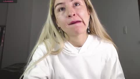 maryly rose online show from October 19, 2025, 5:02 pm