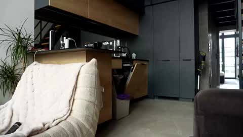 Marina online show from November 18, 2025, 10:52 am