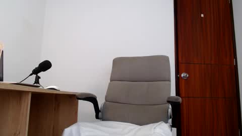 Snapshot of marysuz chatting on January 23, 2025, 1:13 pm 3 online show from January 23, 2025, 1:13 pm