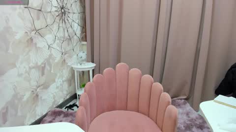 Luucy UTC1 Mon Tue Wed Thu Fri 0500-1130 online show from October 31, 2025, 3:18 am