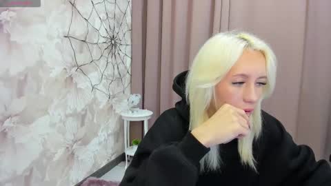 Luucy UTC1 Mon Tue Wed Thu Fri 0500-1130 online show from November 3, 2025, 2:35 am